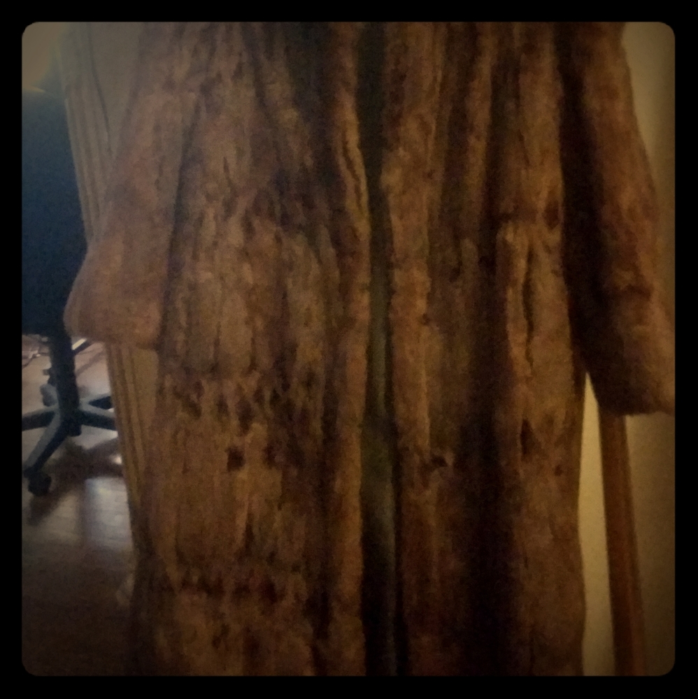 MINK KNEE LENGTH COAT.